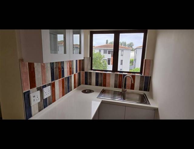 2 BEDROOM APARTMENT FOR SALE IN SHEFFIELD BEACH